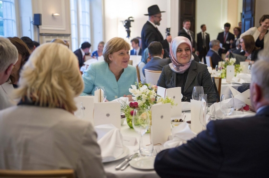 Keakraban Angela Merkel hadiri buka puasa bersama muslim Jerman