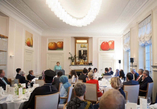 Keakraban Angela Merkel hadiri buka puasa bersama muslim Jerman