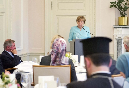 Keakraban Angela Merkel hadiri buka puasa bersama muslim Jerman