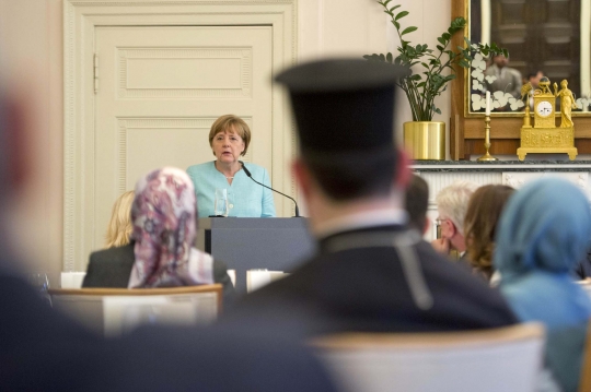 Keakraban Angela Merkel hadiri buka puasa bersama muslim Jerman