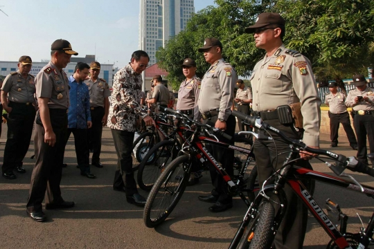 Polda Metro Jaya mendapat hibah sepeda dan otoped elektrik