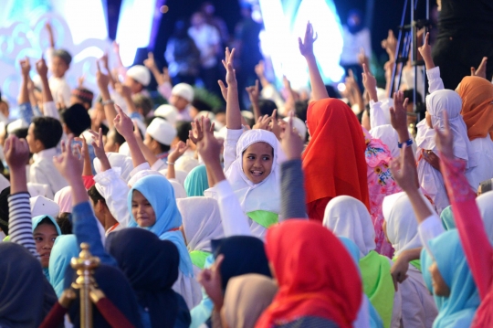 Keceriaan ribuan anak yatim piatu buka puasa bersama Jokowi-JK