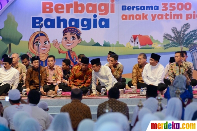 Foto : Keceriaan ribuan anak yatim piatu buka puasa 