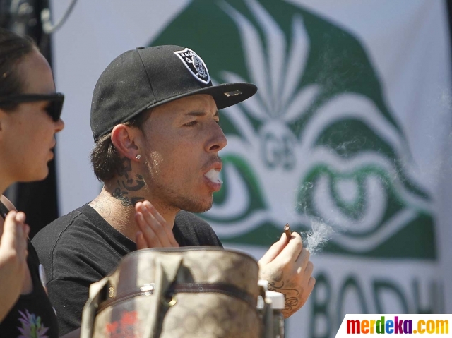 Foto : Beginilah kegirangan orang Amerika usai ganja legal 