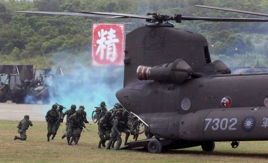Aksi militer Taiwan unjuk kebolehan dalam latihan tempur Han Kuang