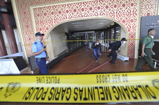 Suasana Terminal 2E Bandara Soekarno-Hatta pascakebakaran