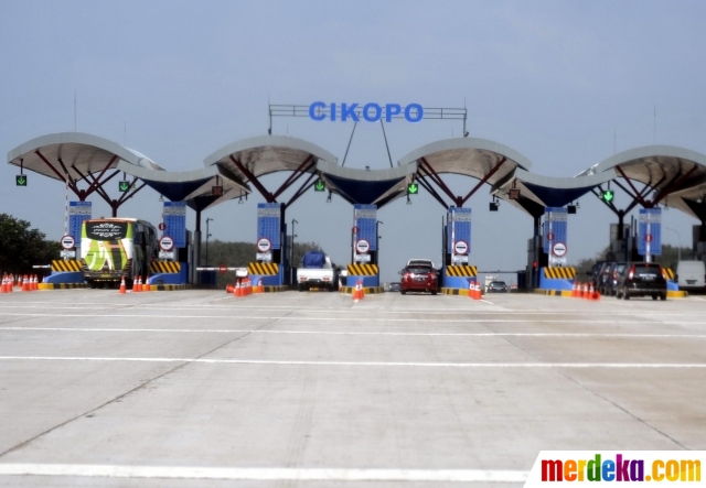Foto : Melihat kelengangan Tol Cipali yang akan digunakan 