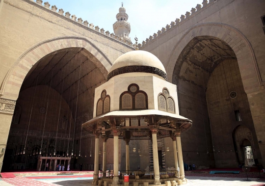 Menjelajahi kemegahan masjid kembar di Mesir