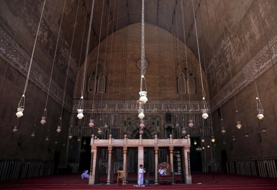 Menjelajahi kemegahan masjid kembar di Mesir