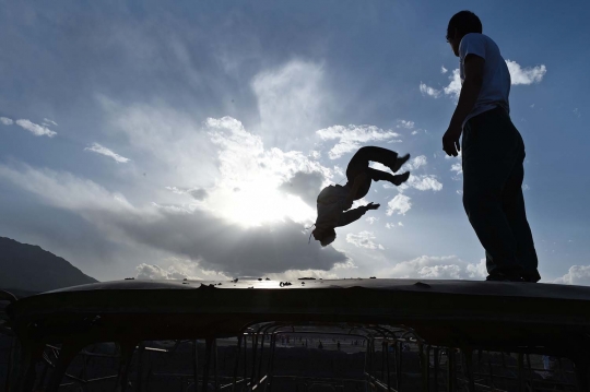 Melihat lincahnya aksi parkour pemuda Afghanistan