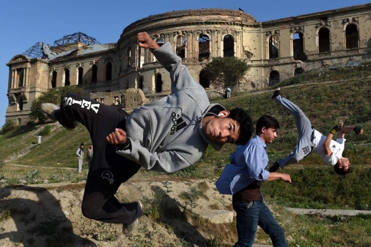 Melihat lincahnya aksi parkour pemuda Afghanistan