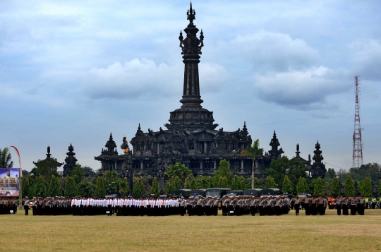 Polisi rangkul pecalang amankan liburan Idul Fitri di Bali