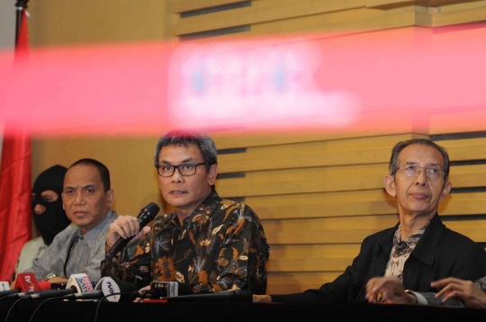KPK tunjukkan ribuan dolar hasil OTT ketua PTUN Medan