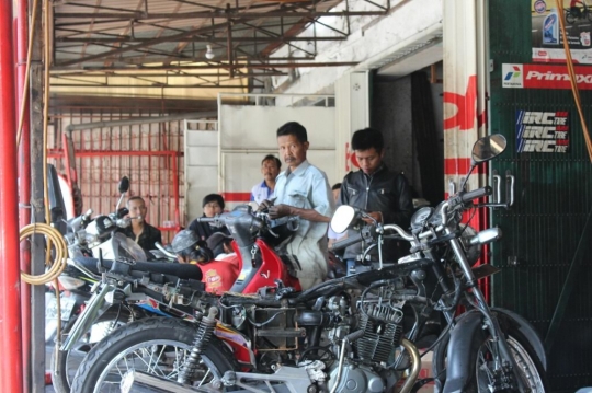 Servis naik, bengkel motor di Malang laris manis menjelang Lebaran