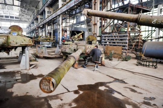 Mengintip peremajaan tank T-80 milik militer Ukraina