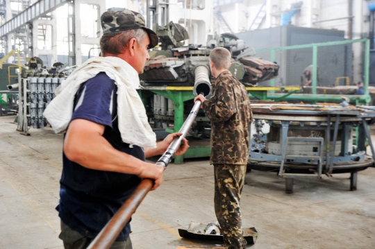 Mengintip peremajaan tank T-80 milik militer Ukraina