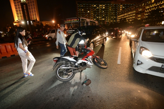 Berbagai pelanggaran lalu-lintas hiasi malam takbiran di Bundaran HI