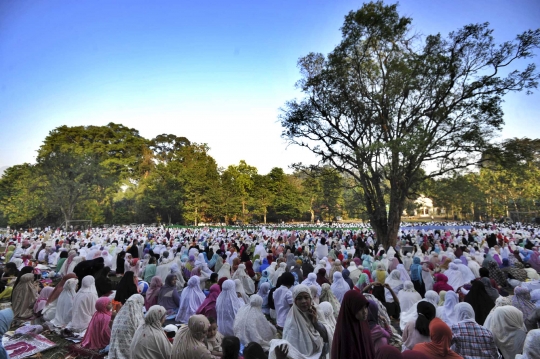 Melaksanakan Salat Idul Fitri 1436 H di Kebun Raya Bogor