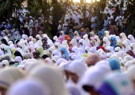 Melaksanakan Salat Idul Fitri 1436 H di Kebun Raya Bogor