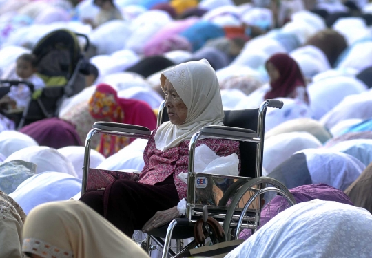 Melaksanakan Salat Idul Fitri 1436 H di Kebun Raya Bogor