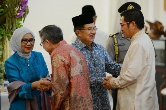 Tokoh nasional hingga orang biasa hadiri open house di Istana Wapres