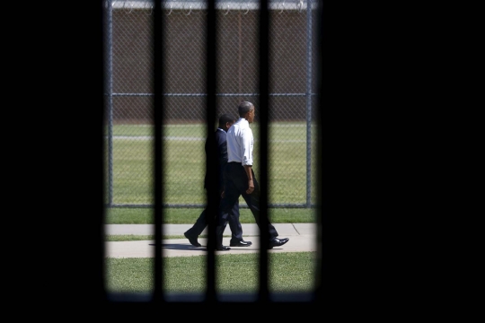 Gaya Obama blusukan ke Penjara Oklahoma