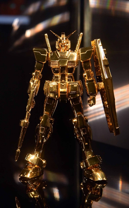 Robot Gundam terbuat dari emas murni ini harganya selangit