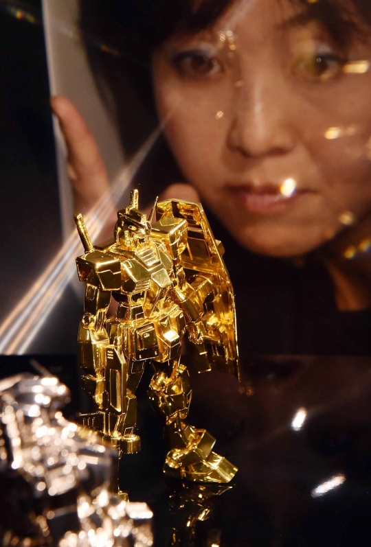 Robot Gundam terbuat dari emas murni ini harganya selangit