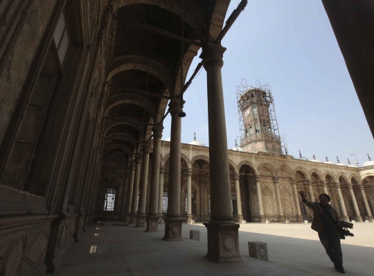 Menelusuri kemegahan Masjid Muhammad Ali Pasha di atas benteng Mesir