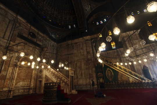 Menelusuri kemegahan Masjid Muhammad Ali Pasha di atas benteng Mesir
