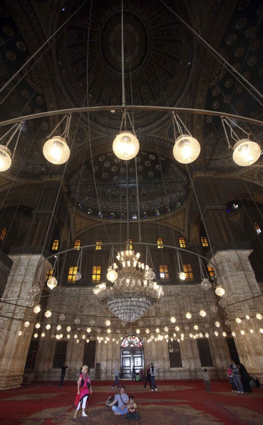 Menelusuri kemegahan Masjid Muhammad Ali Pasha di atas benteng Mesir