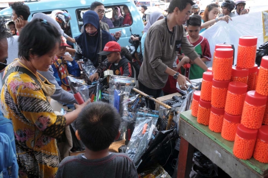 Berkah Lebaran, omzet pedagang mainan di Pasar Gembrong meningkat