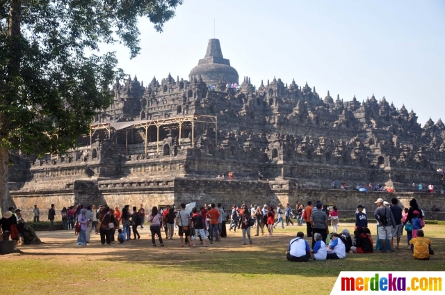 Foto Hari Ketiga Lebaran Candi Borobudur Banjir