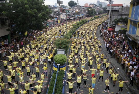 Fantastis, lebih dari 12 ribu orang ikut zumba massal di Filipina