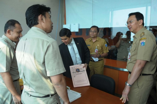 Usai cuti Lebaran, Menteri Yuddy sidak kantor Ahok