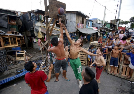 Menengok geliat perjudian di Filipina, tua hingga muda ikut taruhan