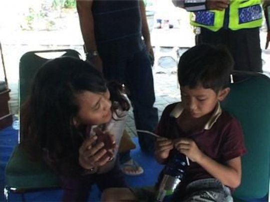 Momen haru saat bocah pemudik dipertemukan ibunya usai melaju 70 Km