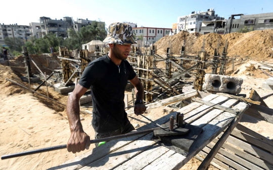 Setahun pascaperang, rumah-rumah di Jalur Gaza kembali dibangun