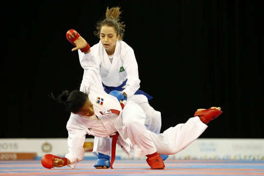 Aksi sengit pertarungan karate wanita di Pan Am Games 2015