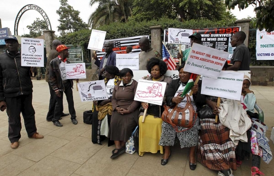 Jelang kunjungan ke Kenya, Obama diprotes warga di kampung ayahnya