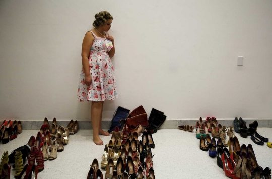 Aksi model bertubuh tambun di Fashion Weekend Plus Size Brasil