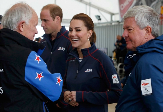 Hadiri America's Cup World Series, Kate Middleton tampil sporty