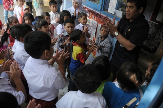 Suasana hari pertama sekolah di Tahun Ajaran 2015-2016