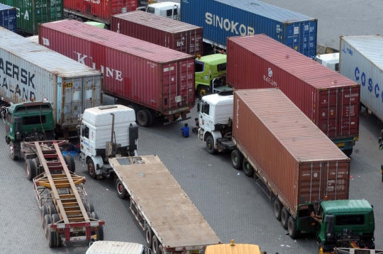 Imbas aksi mogok karyawan JICT, bongkar muat peti kemas lumpuh