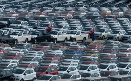 Pertengahan 2015, penjualan mobil di Indonesia menurun