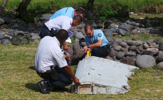 Ini wujud serpihan yang diduga puing Malaysia Airlines MH370