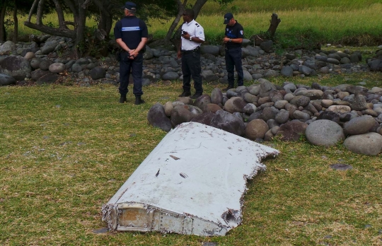 Ini wujud serpihan yang diduga puing Malaysia Airlines MH370