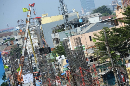 Proyek jalan layang Transjakarta masuki tahap pembuatan rangka pilar