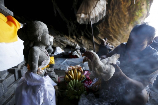 Persiapan umat Hindu Gunung Bromo sambut Upacara Kasada
