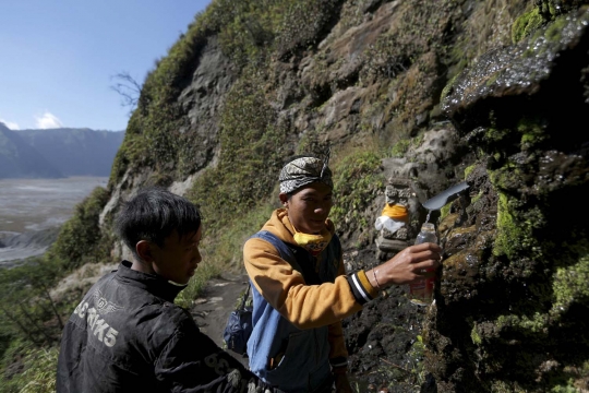 Persiapan umat Hindu Gunung Bromo sambut Upacara Kasada